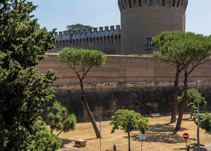 Luxury King With Balcony Near Vatican - View By Quinto Piano *
